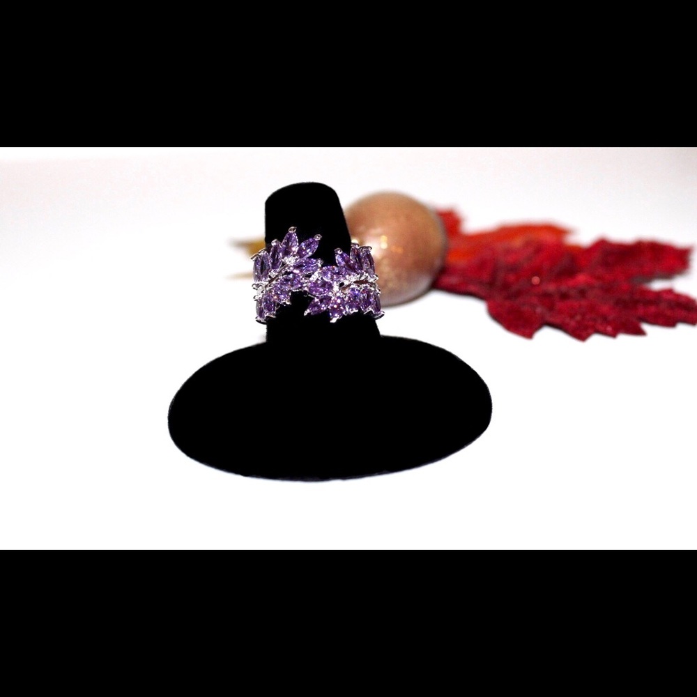 Purple Flower Ring NWOT